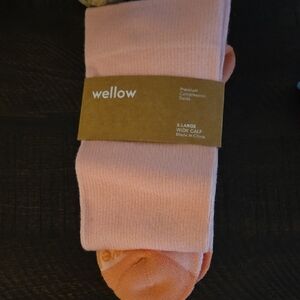 Wellow Women's Soft Pink Compression Socks
